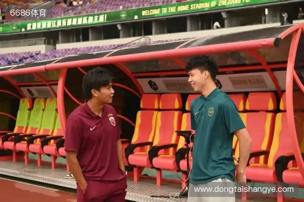 哥俩好!王钰栋评论蒯纪闻社媒 真帅兄弟;后者回复 你不在太孤单 哥俩好!王钰栋评论蒯纪闻社媒 真帅兄弟;后者回复 你不在太孤单